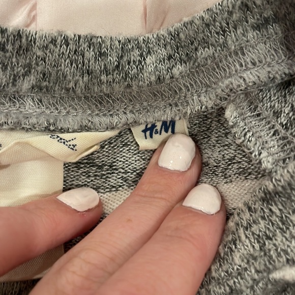 h&m grey and white striped sweater - Picture 4 of 5
